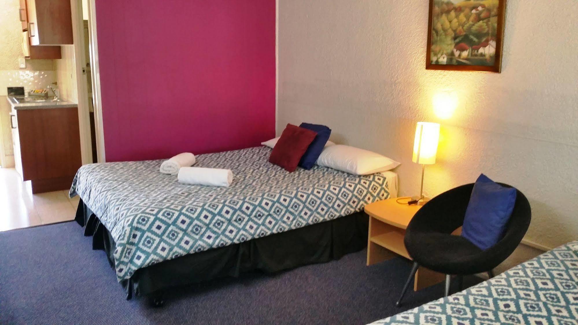 Bundaberg Coral Villa Motor Inn Екстер'єр фото