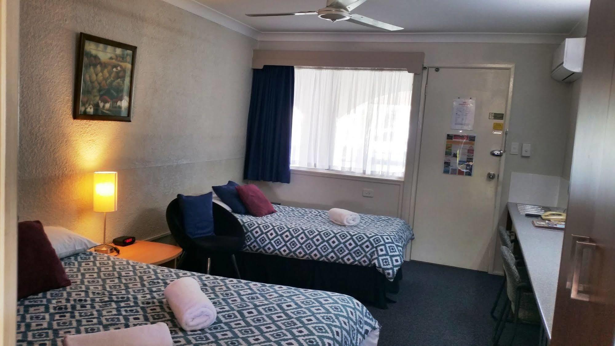 Bundaberg Coral Villa Motor Inn Екстер'єр фото