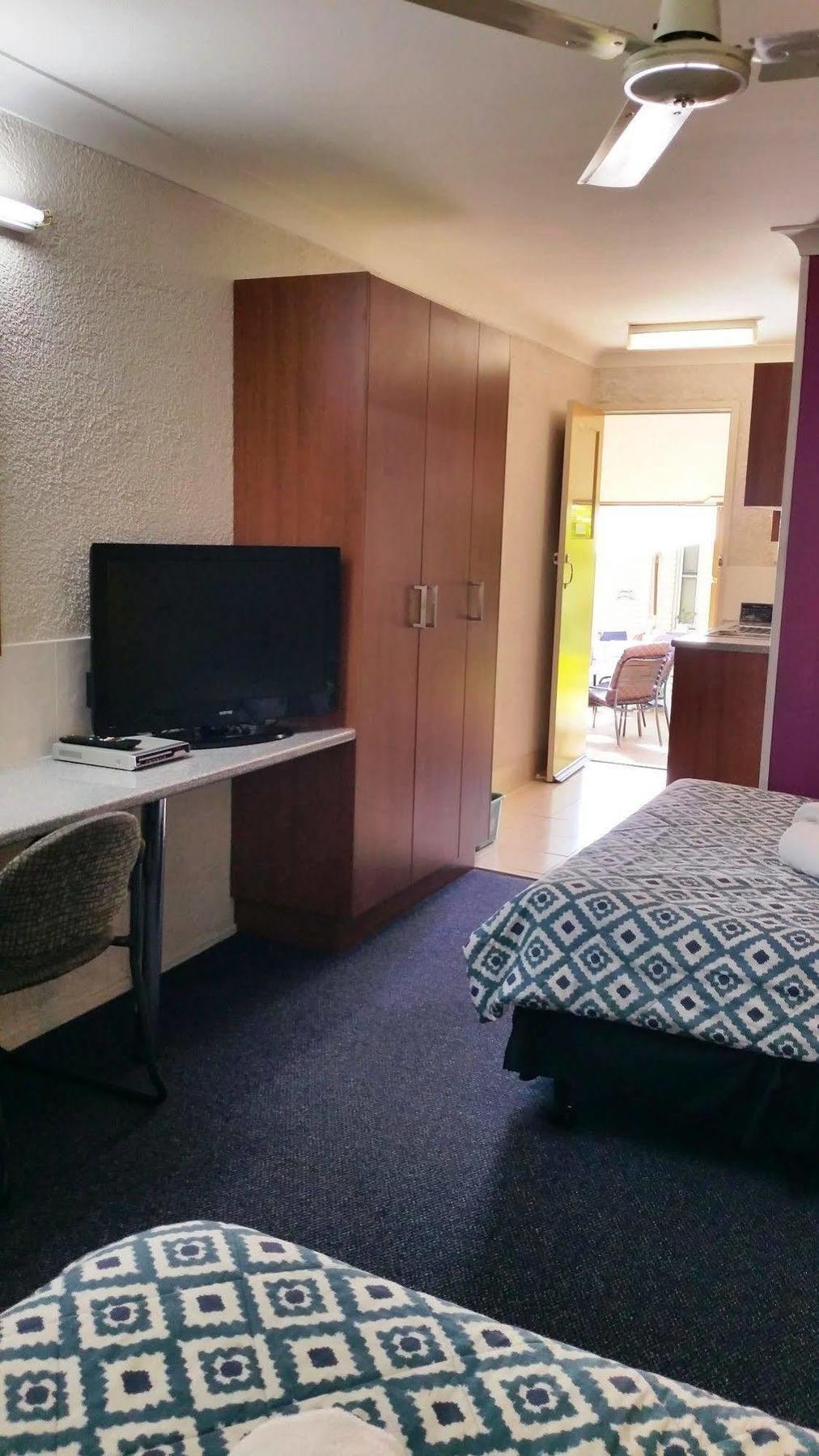 Bundaberg Coral Villa Motor Inn Екстер'єр фото
