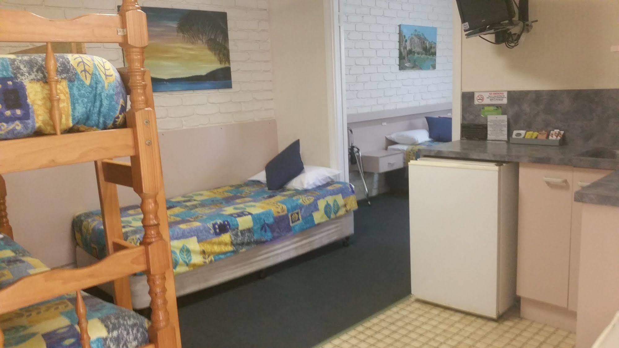 Bundaberg Coral Villa Motor Inn Екстер'єр фото