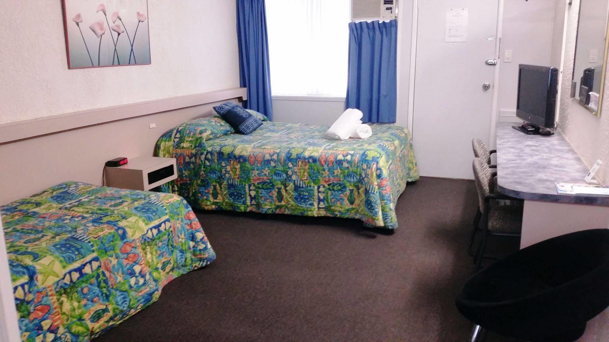 Bundaberg Coral Villa Motor Inn Екстер'єр фото