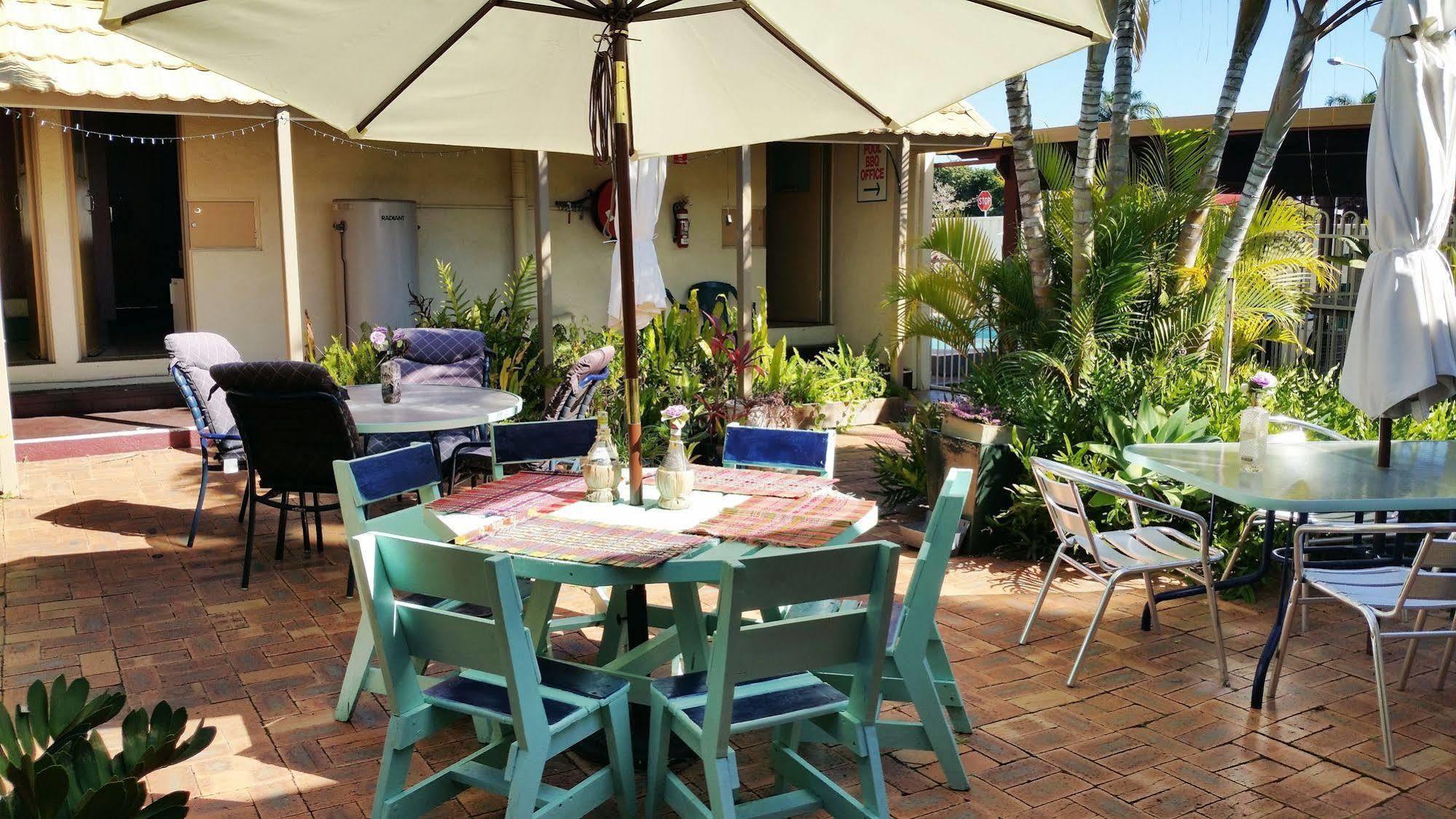 Bundaberg Coral Villa Motor Inn Екстер'єр фото